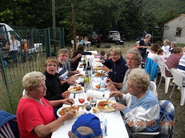 repas de groupe en camping