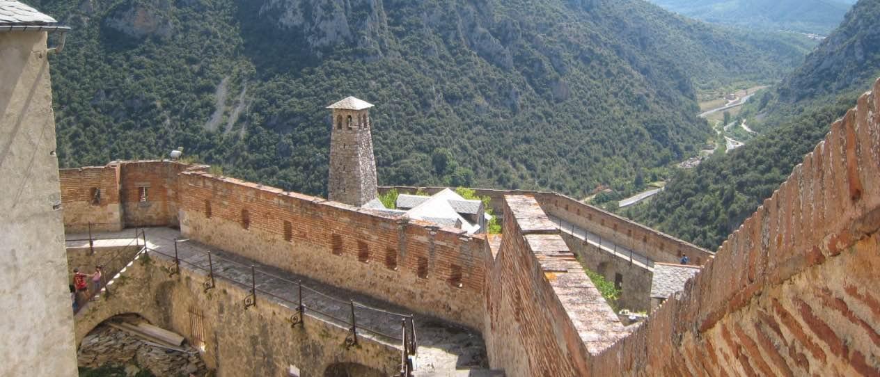 villefranche-walls